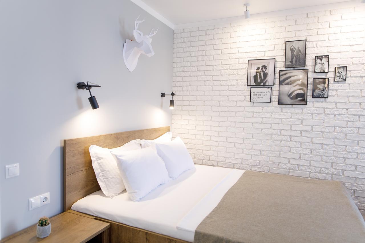 Studio Suite Near Lake With Jacuzzi Суми Екстер'єр фото